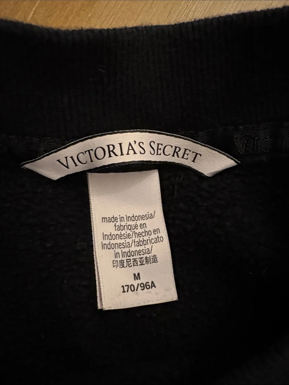Victoria Secret Set - Picture 2 of 6